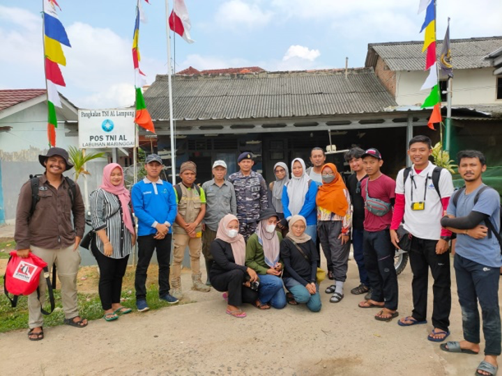 Tim PPLH IPB Evaluasi Dampak Tumpahan Minyak  di Kawasan Pesisir Lampung Timur