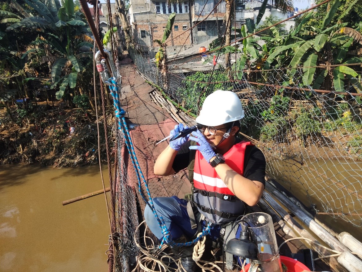 5 Tim PPLH IPB Pantau 5 Daerah Aliran Sungai (DAS) di DKI Jakarta